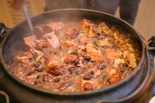 Antigo Hotel Campo Grande retoma feijoada e faz gente voltar no tempo Antigo Hotel Campo Grande retoma feijoada e faz gente voltar no tempo