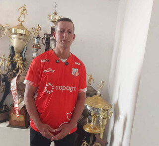 Por dias melhores, Comercial anuncia t&eacute;cnico e celebra 83 anos