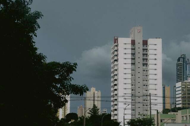 Previs&atilde;o indica temporais com raios e ventos fortes em MS at&eacute; quinta-feira