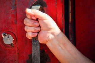 Rapaz foi baleado a 100 metros de onde irm&atilde; foi espancada at&eacute; a morte h&aacute; 1 ano