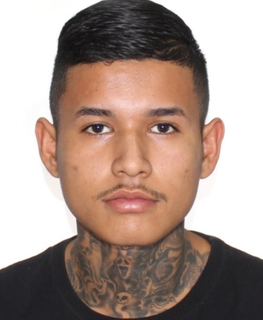 Polícia pede ajuda para encontrar homem que matou jovem por dívida de R$ 600 Polícia pede ajuda para encontrar homem que matou jovem por dívida de R$ 600