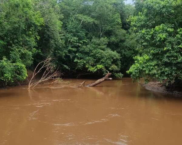Corpo de pescador que escorregou e se afogou no Rio Jatob&aacute; &eacute; encontrado