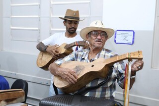 Oficinas levam artesanato e cultura local para alunos da rede p&uacute;blica