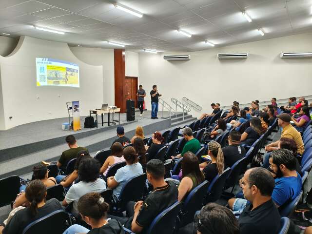 Forma&ccedil;&atilde;o tira professores da rotina e aposta em novas pr&aacute;ticas na Reme