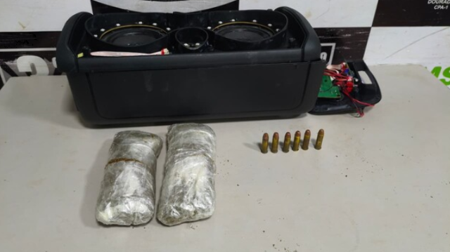 Policial penal preso com drogas e muni&ccedil;&otilde;es deixa pris&atilde;o com tornozeleira 