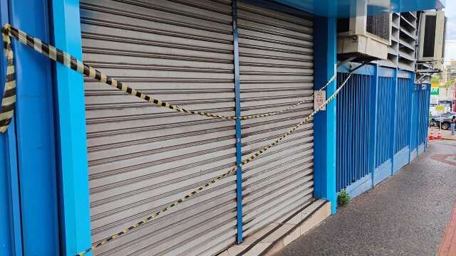 Com mais de 15 viaturas, pol&iacute;cia fecha quadra e bloqueia acessos ao Camel&oacute;dromo