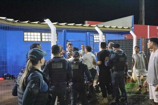 Oper&aacute;rio sai na frente no 1&ordm; tempo e fica perto da final do estadual