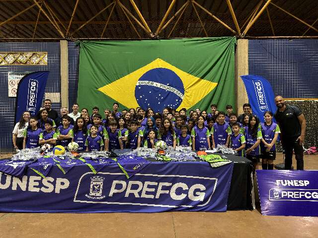 Entre gols e saques, projeto abre caminho para jovens em Campo Grande