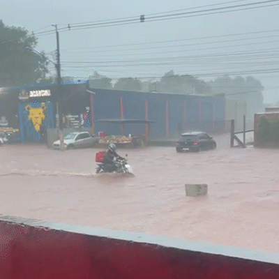 Temporal transforma ruas e rios em Maracaju