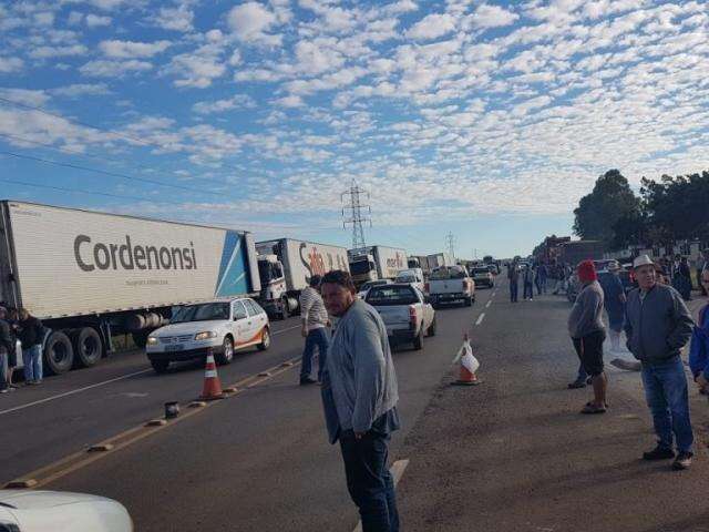 Poss&iacute;vel greve de caminhoneiros ainda n&atilde;o tem ades&atilde;o em MS, dizem entidades