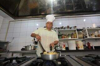 Há 23 anos, Augustus pediu socorro até ao sogro para ter restaurante