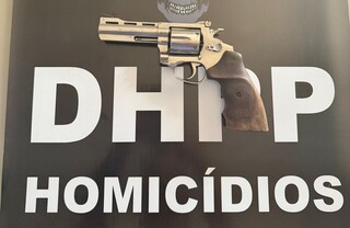 Homem que atirou 5 vezes em motociclista se apresenta, confessa e &eacute; liberado