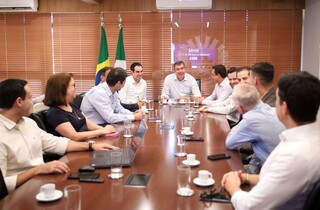 Equil&iacute;brio fiscal vira palavra de ordem em reuni&atilde;o de Riedel com equipe da Sefaz