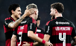 Flamengo goleia Remo no Maracan&atilde; e entra no G4 do Brasileir&atilde;o