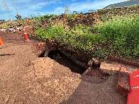 Eros&otilde;es exp&otilde;em tubula&ccedil;&otilde;es e afetam seguran&ccedil;a em avenida movimentada