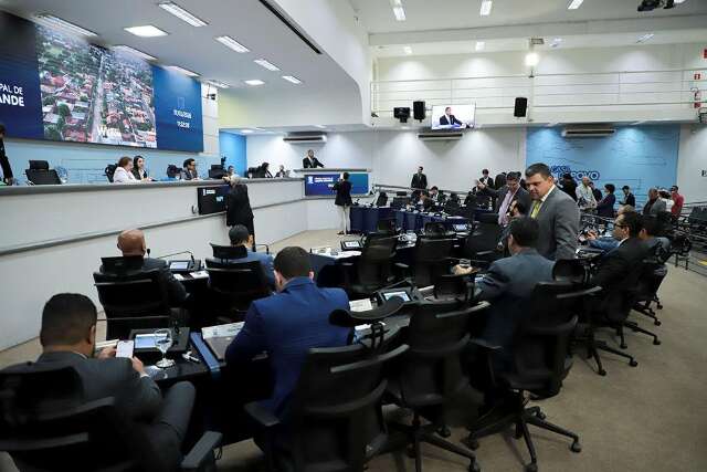 Ap&oacute;s impasse, C&acirc;mara aprova lei que obriga aviso pr&eacute;vio aos pais sobre palestras