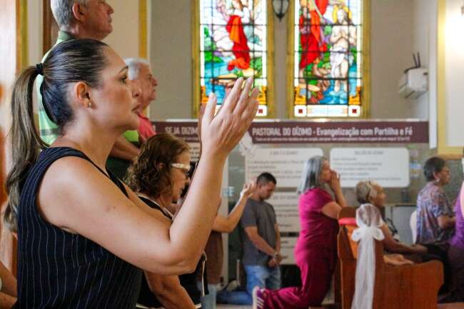 Fi&eacute;is chegam cedo para celebrar o Dia de S&atilde;o Jos&eacute; em Campo Grande  