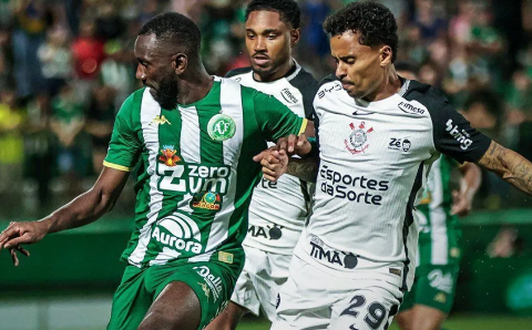 Chapecoense e Corinthians empatam sem gols na Arena Cond&aacute; 