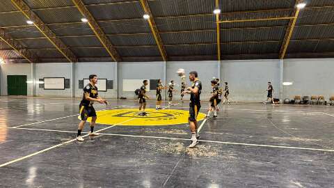 Time de Dourados se prepara para representar MS no futsal nacional