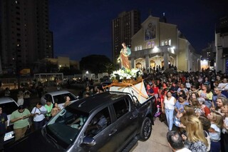 Tradicional prociss&atilde;o de S&atilde;o Jos&eacute; re&uacute;ne devotos do &ldquo;santo dos trabalhadores&rdquo;