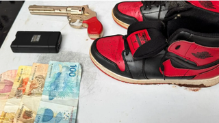 Ladr&atilde;o invade casa, amarra v&iacute;tima e a obriga a ficar nua durante assalto