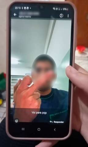 Estudante com defici&ecirc;ncia auditiva sofre bullying e passa a ser amea&ccedil;ada