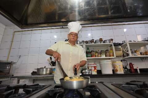 H&aacute; 23 anos, Augustus pediu socorro at&eacute; para o sogro para ter restaurante