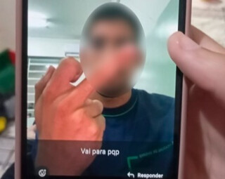Estudante com defici&ecirc;ncia auditiva sofre bullying e amea&ccedil;as