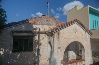 Casa de 1954 vira restaurante inspirado em cabar&eacute; franc&ecirc;s
