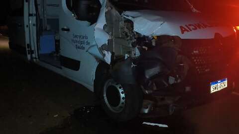 Mulher morre ap&oacute;s ser atropelada por ambul&acirc;ncia na BR-463 