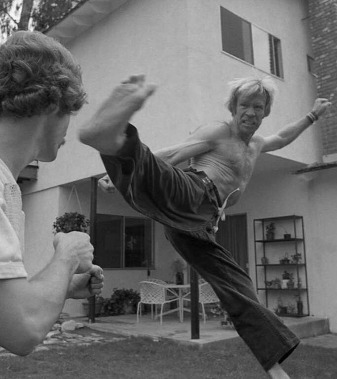 Morre Chuck Norris, ícone do cinema de ação, aos 86 anos