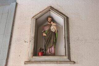 Santo escondido protege prédio desocupado na Avenida Calógeras 