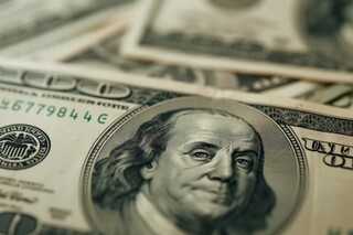 D&oacute;lar sobe a R$ 5,31 e atinge maior valor em dois meses com tens&atilde;o global