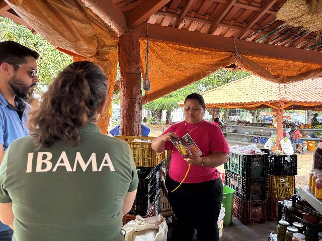 Ibama alerta comerciantes sobre crime de venda de produtos com partes de animais