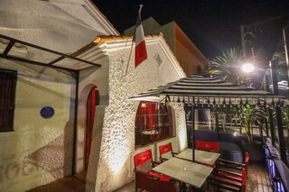 Casa de 1954 vira restaurante inspirado em cabar&eacute; franc&ecirc;s