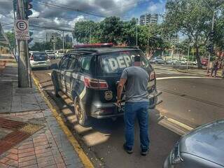 Mãe recebia dinheiro para homem de 43 anos estuprar a filha de 13 Mãe recebia dinheiro para homem de 43 anos estuprar a filha de 13