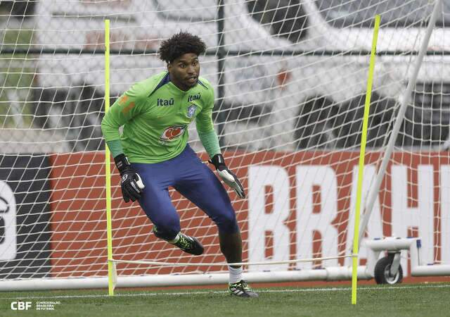 Hugo Souza &eacute; convocado ap&oacute;s les&atilde;o de Alisson e refor&ccedil;a a Sele&ccedil;&atilde;o Brasileira