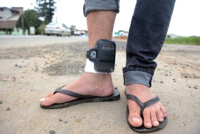 Maioria rejeita tornozeleira eletr&ocirc;nica como prote&ccedil;&atilde;o &agrave;s v&iacute;timas de viol&ecirc;ncia