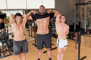 Só com o peso do próprio corpo, calistenia é o sonho do tanquinho