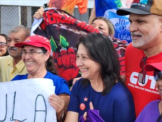 Antes de agenda oficial, Lula deve tratar de articulação política com petistas Antes de agenda oficial, Lula deve tratar de articulação política com petistas