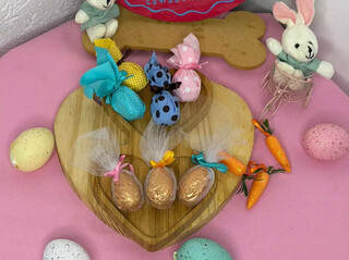 Confeiteira aposta em ovos de P&aacute;scoa para pets e encontra sucesso