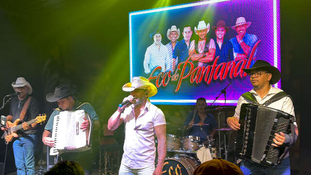 No Tarum&atilde;, baile raiz resiste como a festa mais distante da cidade