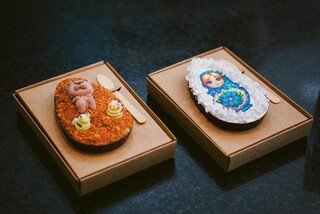 Russa que escolheu MS para viver faz ovos de P&aacute;scoa com matrioska