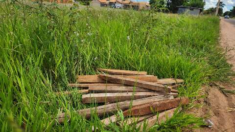 Grupo tenta ocupar &aacute;rea p&uacute;blica e mobiliza pol&iacute;cia no Jd. Centro Oeste