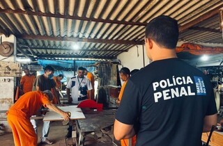 Entre grades e ferramentas, internos encontram na educa&ccedil;&atilde;o chance de recome&ccedil;ar