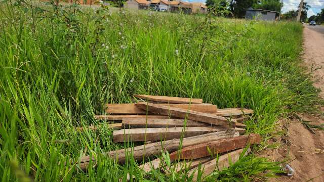 Grupo tenta invadir &aacute;rea p&uacute;blica e mobiliza pol&iacute;cia no Jd. Centro Oeste