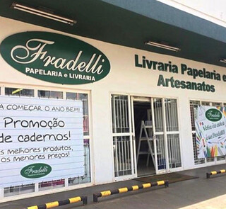 Amizade entre irmãos e talento de avó fundaram papelaria há 29 anos Amizade entre irmãos e talento de avó fundaram papelaria há 29 anos