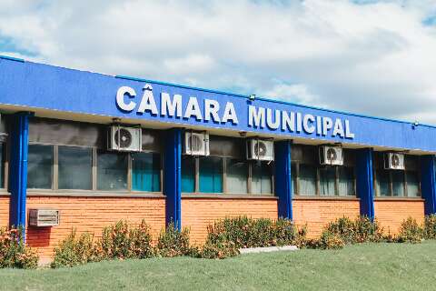 Justi&ccedil;a manda C&acirc;mara fazer concurso e encerrar contratos irregulares