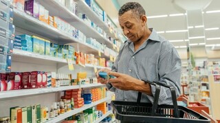 Supermercados s&atilde;o autorizados a ter farm&aacute;cias dentro da &aacute;rea de vendas