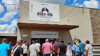 Caciques de MS protestam para cobrar a volta de ve&iacute;culos da sa&uacute;de ind&iacute;gena